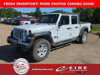 2020 Bright White Clearcoat Jeep Gladiator Sport S 4X4 4 Door 3.6L V6 24V VVT Engine