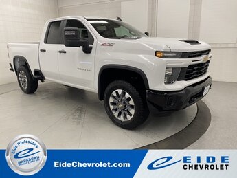 2025 Summit White Chevrolet Silverado 2500HD Custom 4X4 4 Door Automatic 6.6L V8 Engine Truck
