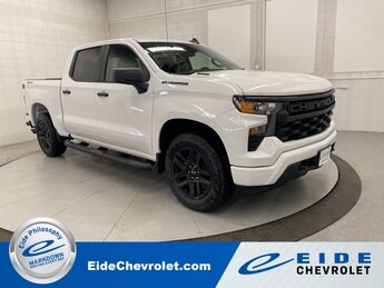 2025 Summit White Chevrolet Silverado 1500 Custom 4X4 Truck 4 Door 2.7L I4 Turbocharged DOHC 16V LEV3-SULEV30 310hp Engine Automatic