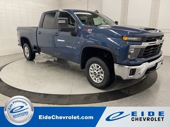 2025 Black Chevrolet Silverado 2500HD LT 4X4 6.6L V8 Engine Truck 4 Door Automatic