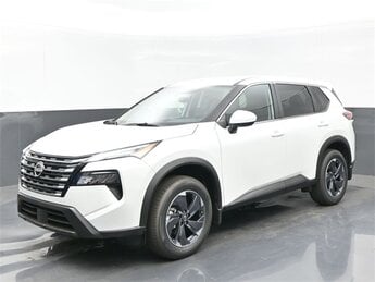 2026 Everest White Pearl Tricoat Nissan Rogue SV 3-Cylinder Engine 4 Door FWD