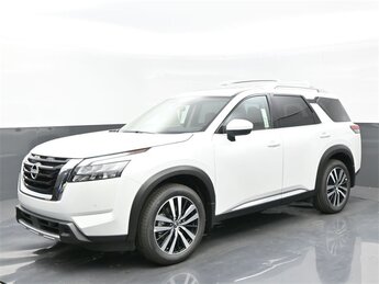 2025 Everest White Pearl Tricoat Nissan Pathfinder Platinum SUV 4 Door Automatic 4X4