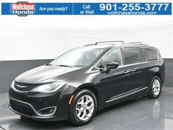 2020 Brilliant Black Crystal Pearlcoat Chrysler Pacifica Touring L FWD Van Automatic