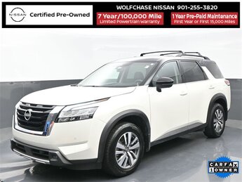 2023 Pearl White Tricoat/Super Black Nissan Pathfinder SL 4X4 V6 Engine Automatic