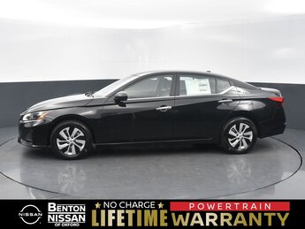 2025 Super Black Clearcoat Nissan Altima S Car FWD Automatic (CVT) 4 Door 2.5L 4-Cylinder DOHC 16V Engine