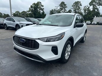 2025 Oxford White Ford Escape Active FWD 4 Door 1.5L EcoBoost Engine Automatic