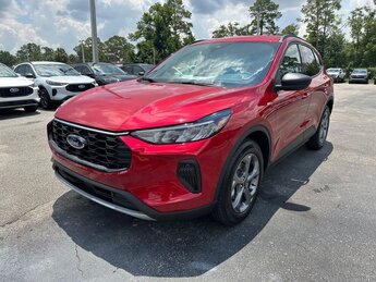 2025 Rapid Red Metallic Tinted Clearcoat Ford Escape ST-Line 4 Door 2.5L iVCT Engine SUV Automatic FWD