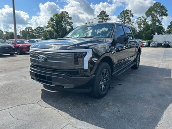 2025 Agate Black Metallic Ford F-150 Lightning Lariat 4 Door Truck Automatic Electric Motor Engine