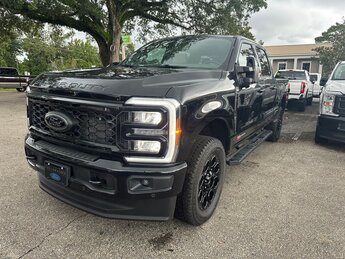 2025 Ford Super Duty F-250 SRW Lariat 4 Door 4X4 Truck 6.7L High Output Power Stroke V8 Diesel Engine Automatic