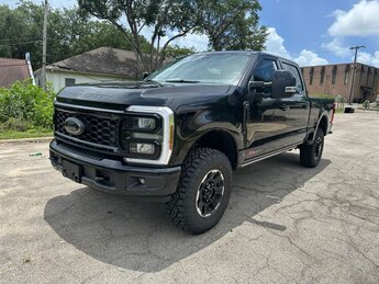 2025 Agate Black Metallic Ford Super Duty F-250 SRW Lariat Automatic 4 Door 4X4 Truck