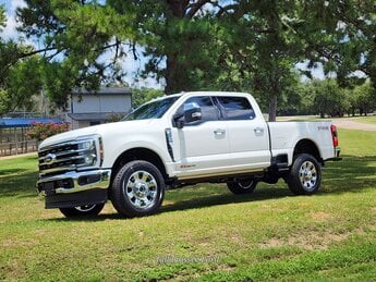 2025 Star White Metallic Tri-Coat Ford Super Duty F-250 SRW King Ranch 6.7L High Output Power Stroke V8 Diesel Engine 4 Door Automatic Truck