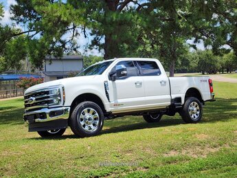 2025 Star White Metallic Tri-Coat Ford Super Duty F-250 SRW King Ranch 6.7L High Output Power Stroke V8 Diesel Engine 4 Door Automatic Truck