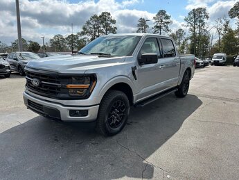 2025 Iconic Silver Metallic Ford F-150 XLT 4X4 Automatic Truck 4 Door