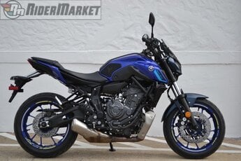 2024 Blue Yamaha MT-07 Manual