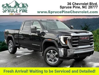 2025 Onyx Black GMC Sierra 2500HD SLT Automatic 4X4 4 Door 6.6L V8 Engine