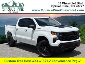 2025 Summit White Chevrolet Silverado 1500 Custom Trail Boss Automatic Truck 2.7L I4 Turbocharged DOHC 16V LEV3-SULEV30 310hp Engine 4X4 4 Door