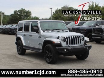 2022 Silver Zynith Clearcoat Jeep Wrangler Unlimited Sahara Altitude 4X4 SUV 4 Door G 3.6L V6 Cylinder Engine3.6 Automatic