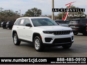 2025 Jeep Grand Cherokee Laredo X 4 Door G 3.6L V6 Cylinder Engine3.6 SUV RWD