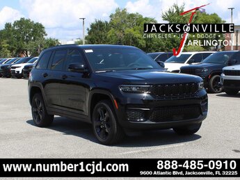 2025 Diamond Black Crystal Pearlcoat Jeep Grand Cherokee Altitude X SUV RWD G 3.6L V6 Cylinder Engine3.6