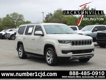 2022 Luxury White Pearlcoat Jeep Wagoneer Series II SUV Automatic 4 Door G 5.7L 8 Cylinder Engine5.7 RWD