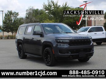 2024 Baltic Gray Metallic Clearcoat Jeep Wagoneer Series II Carbide G 3.0L Straight 6 Cylinder Engine3.0 4X4 Automatic 4 Door