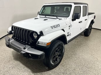2023 Bright White Clearcoat Jeep Gladiator Willys Automatic 4 Door 4X4