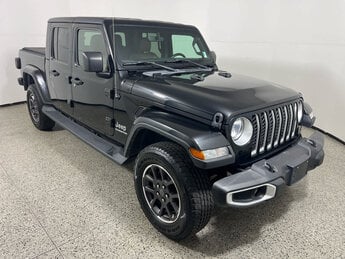 2022 Black Clearcoat Jeep Gladiator Overland Automatic 4X4 Truck G 3.6L V6 Cylinder Engine3.6