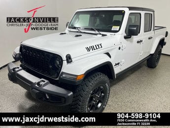 2025 Bright White Clearcoat Jeep Gladiator Willys 4 Door Automatic 4X4 Truck G 3.6L V6 Cylinder Engine3.6