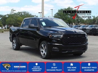 2026 Diamond Black Crystal Pearlcoat Ram 1500 Express Automatic RWD Truck 4 Door