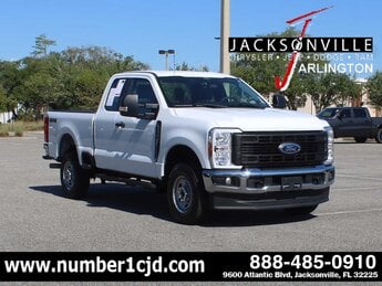 2024 Oxford White Ford Super Duty F-350 SRW XL Truck F 6.8L 8 Cylinder Engine6.8 4X4 4 Door Automatic