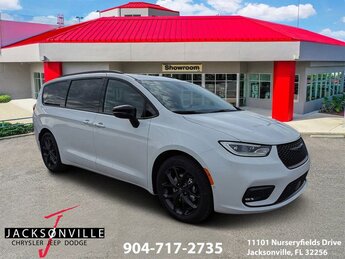 2026 Chrysler Pacifica Limited Automatic FWD 3.6L V6 24V VVT Engine Van 4 Door