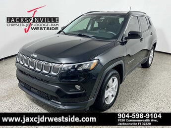 2022 Diamond Black Crystal Pearlcoat Jeep Compass Latitude 4 Door SUV FWD Automatic G 2.4L 4 Cylinder Engine2.4