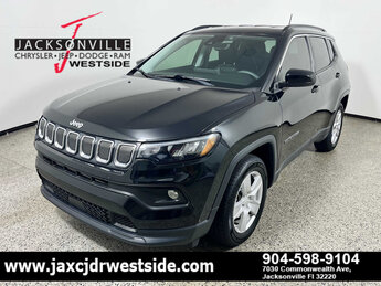 2022 Diamond Black Crystal Pearlcoat Jeep Compass Latitude 4 Door SUV FWD Automatic G 2.4L 4 Cylinder Engine2.4