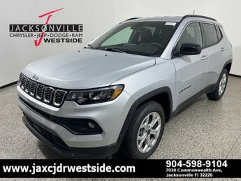 2025 Silver Zynith Metallic Clearcoat Jeep Compass Latitude G 2.0L 4 Cylinder Engine2.0 Automatic 4X4 4 Door