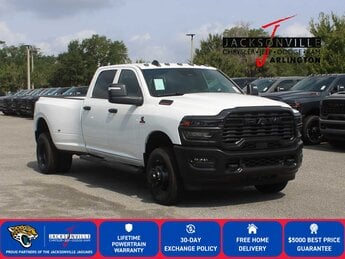 2026 Bright White Clearcoat Ram 3500 Tradesman Automatic D 6.7L Straight 6 Cylinder Engine6.7 4X4 4 Door