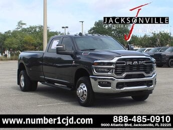 2025 Granite Crystal Metallic Clearcoat Ram 3500 Tradesman 4 Door 4X4 Automatic Truck D 6.7L Straight 6 Cylinder Engine6.7