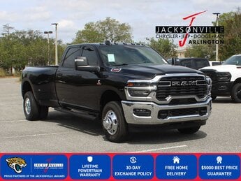 2026 Ram 3500 Tradesman D 6.7L Straight 6 Cylinder Engine6.7 4 Door 4X4 Truck Automatic