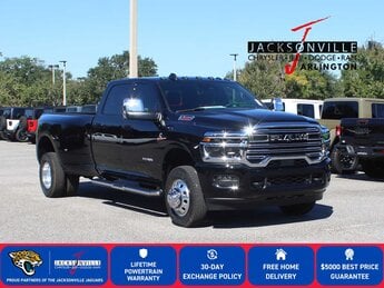 2026 Diamond Black Crystal Pearlcoat Ram 3500 Laramie 4X4 4 Door Truck Automatic