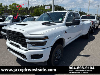 2025 Bright White Clearcoat Ram 3500 Limited 4X4 4 Door Automatic D 6.7L Straight 6 Cylinder Engine6.7 Truck