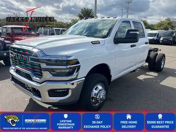 2026 Ram 3500 Chassis Cab Tradesman 4X4 G 6.4L 8 Cylinder Engine6.4 Automatic