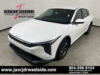 2025 Snow White Pearl Kia K4 LXS FWD Automatic (CVT) Car 4 Door G 2.0L 4 Cylinder Engine2.0