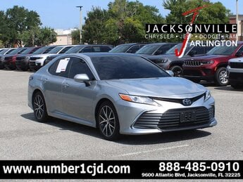 2022 Celestial Silver Metallic Toyota Camry XLE FWD 4 Door Car G 2.5L 4 Cylinder Engine2.5 Automatic
