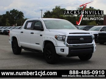 2021 Super White Toyota Tundra SR5 Truck Automatic 4X4 4 Door G 5.7L 8 Cylinder Engine5.7
