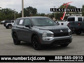 2024 Mercury Gray Metallic Mitsubishi Outlander SE Black Edition Automatic (CVT) 4 Door SUV G 2.5L 4 Cylinder Engine2.5