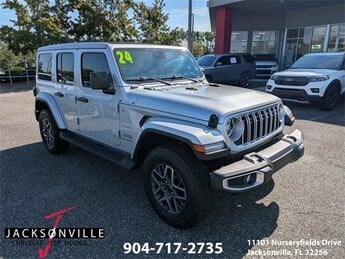 2024 Silver Zynith Clearcoat Jeep Wrangler Sahara 4 Door Automatic 3.6L V6 24V VVT Engine SUV