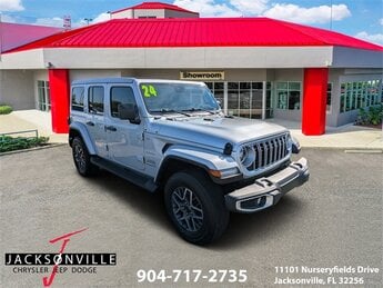 2024 Silver Zynith Clearcoat Jeep Wrangler Sahara 4X4 3.6L V6 24V VVT Engine 4 Door SUV