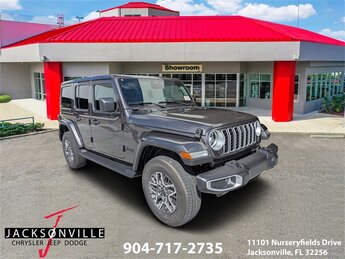 2026 Granite Crystal Metallic Clearcoat Jeep Wrangler Sahara 4 Door 4X4 SUV