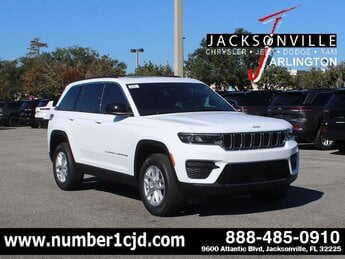 2025 Bright White Clearcoat Jeep Grand Cherokee Laredo X RWD Automatic 4 Door G 3.6L V6 Cylinder Engine3.6