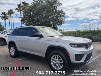 2025 Jeep Grand Cherokee Laredo X RWD SUV 3.6L V6 24V VVT Engine