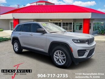 2025 Jeep Grand Cherokee Laredo X SUV RWD 3.6L V6 24V VVT Engine